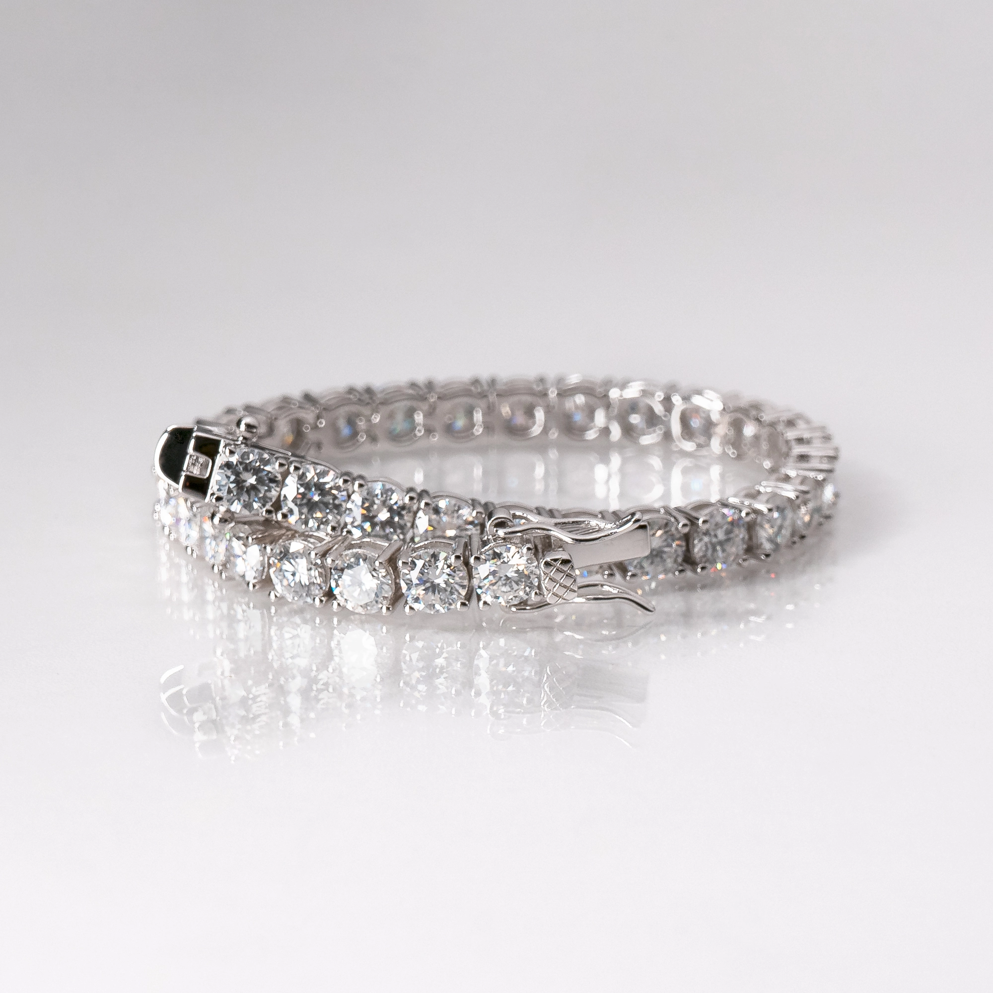 picture of our best seller : Bright Moonlight - Tennis Bracelet Moissanite 5mm